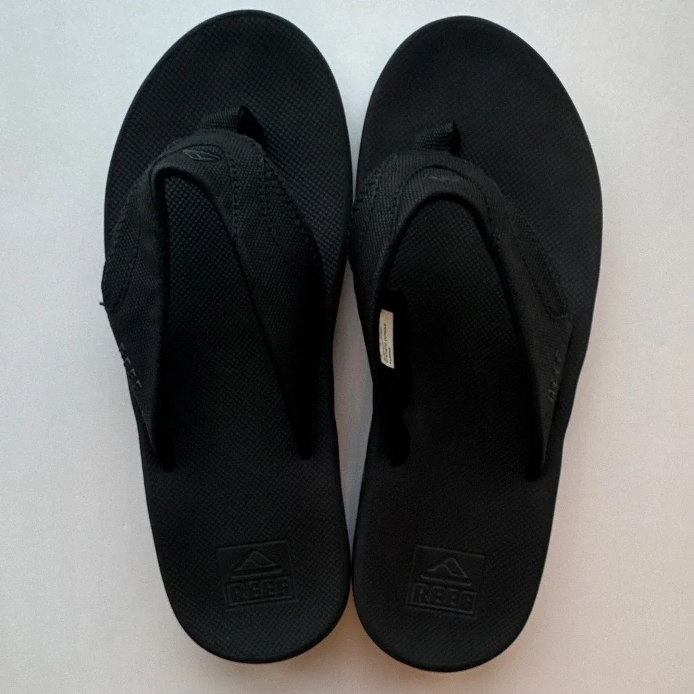 Reef Men's Black Flip Flop Sandal Slip-On Thong, Solid with Logo Accent